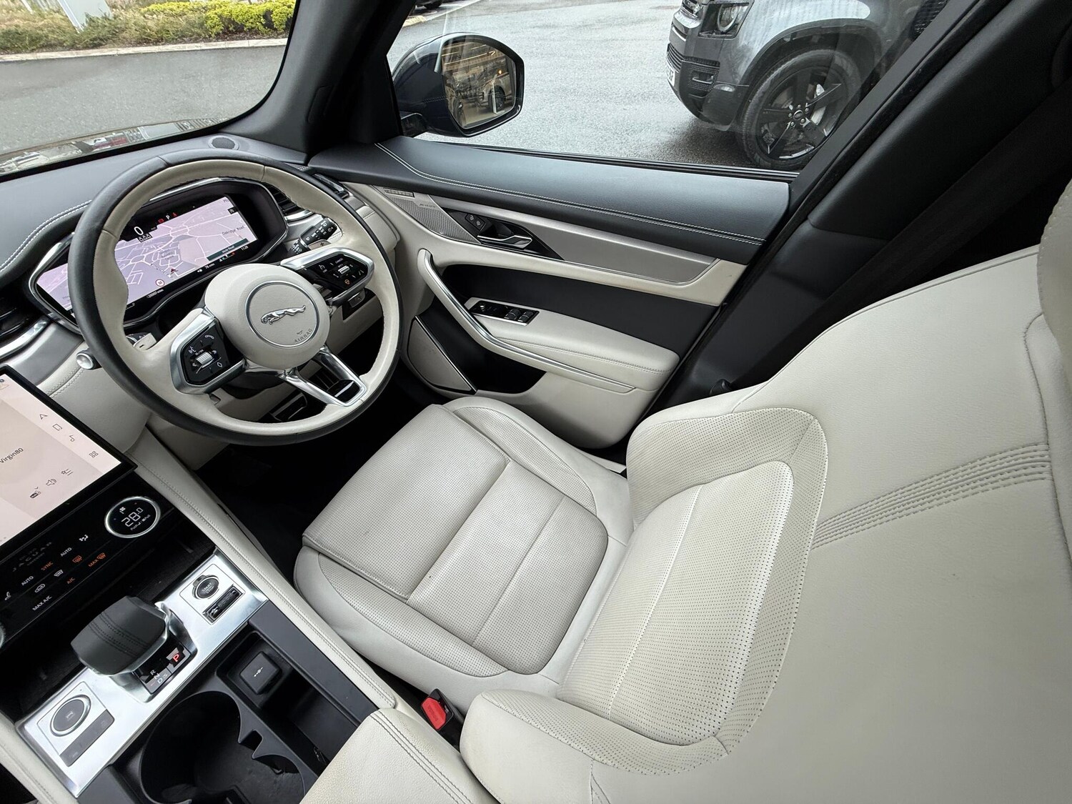 Used Jaguar F-Pace 2023 for sale - 77411256: Photo 13