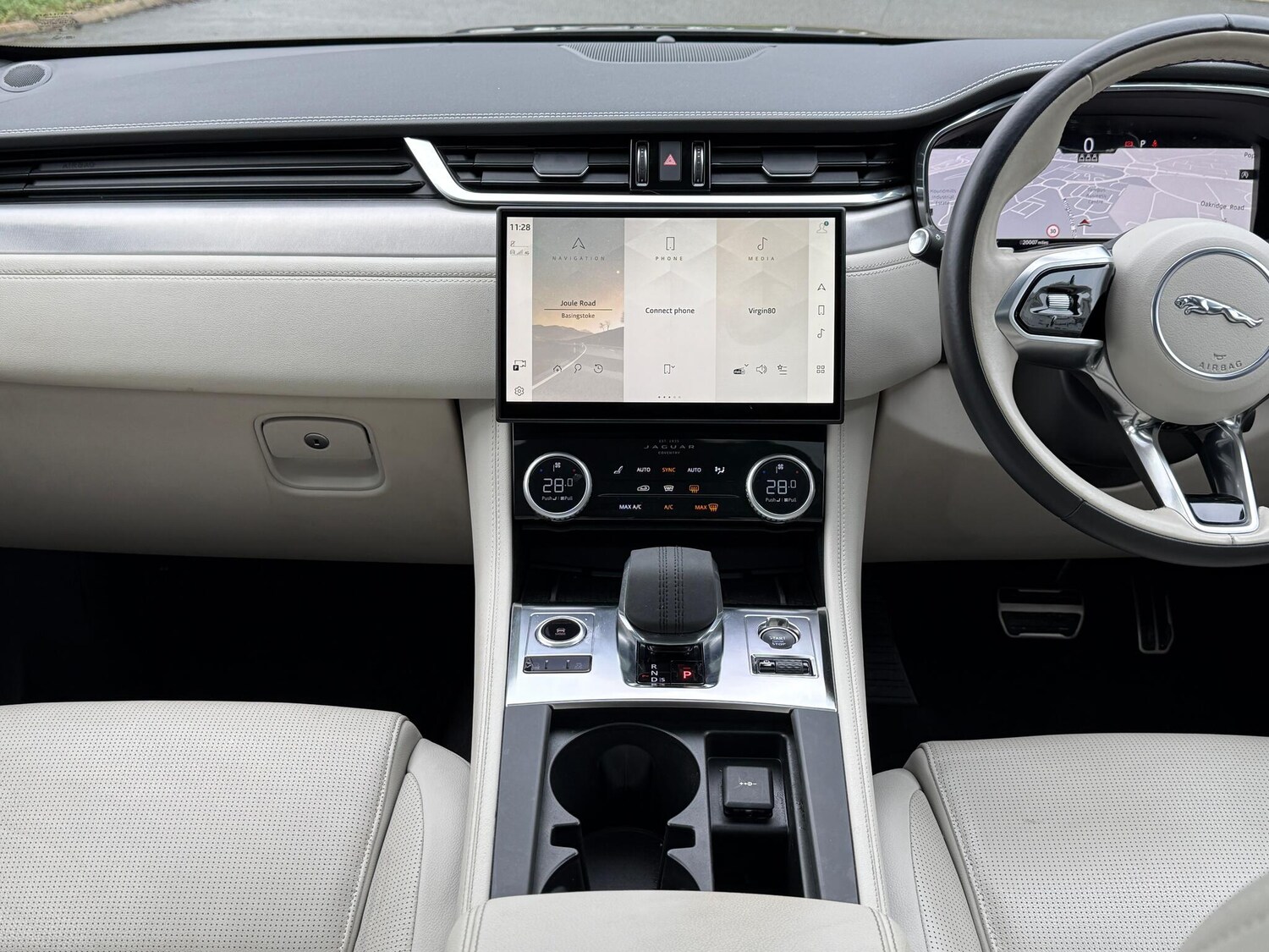 Used Jaguar F-Pace 2023 for sale - 77411256: Photo 15