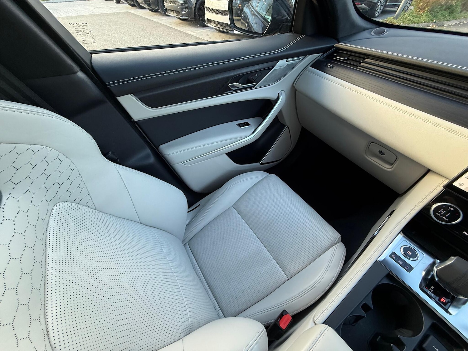 Used Jaguar F-Pace 2024 for sale - 77132000: Photo 12