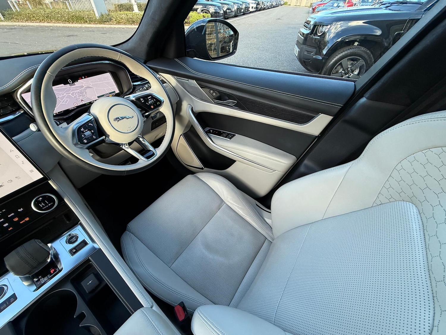 Used Jaguar F-Pace 2024 for sale - 77132000: Photo 13