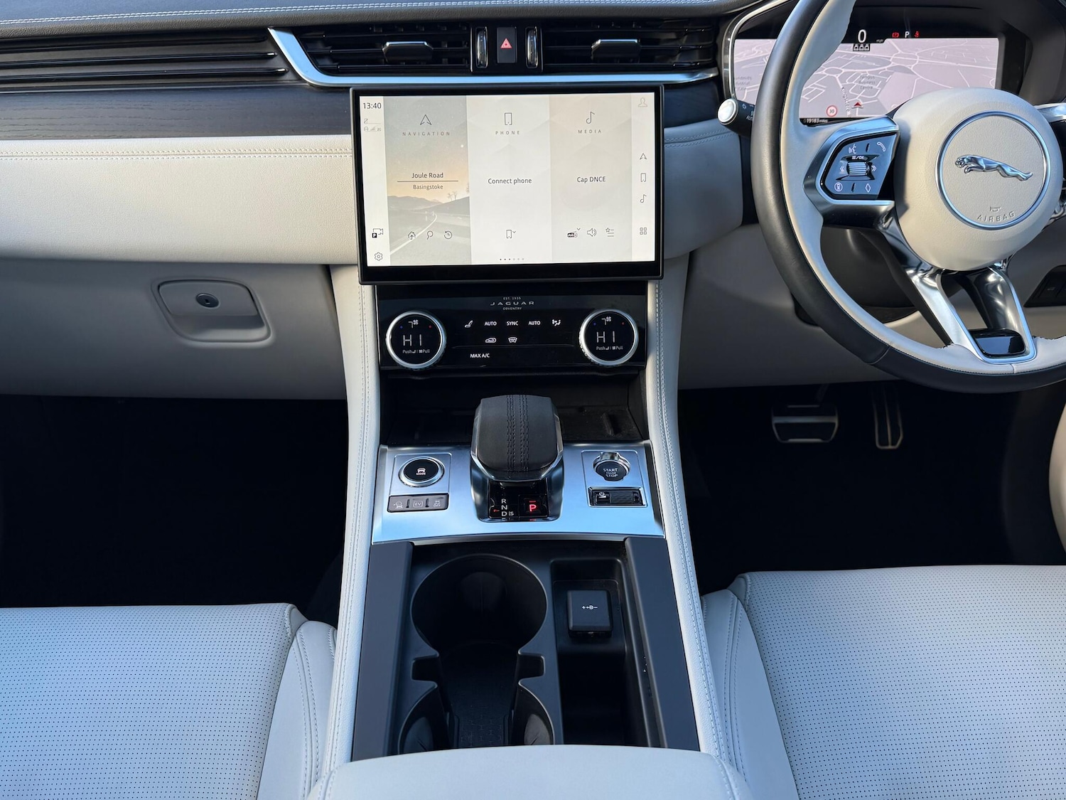 Used Jaguar F-Pace 2024 for sale - 77132000: Photo 15