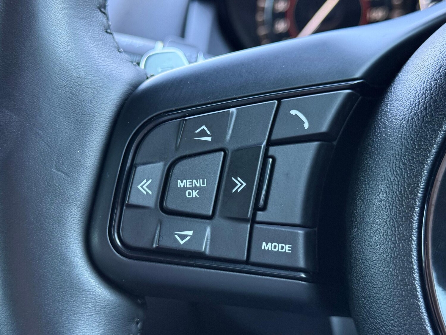 Used Jaguar F-Type 2018 for sale - 76633064: Photo 25