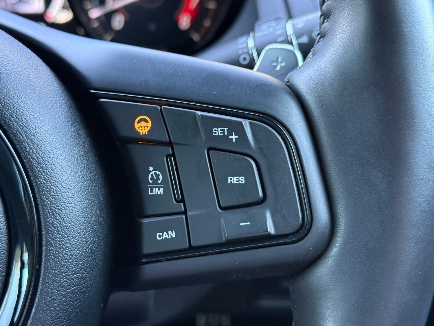 Used Jaguar F-Type 2018 for sale - 76633064: Photo 27