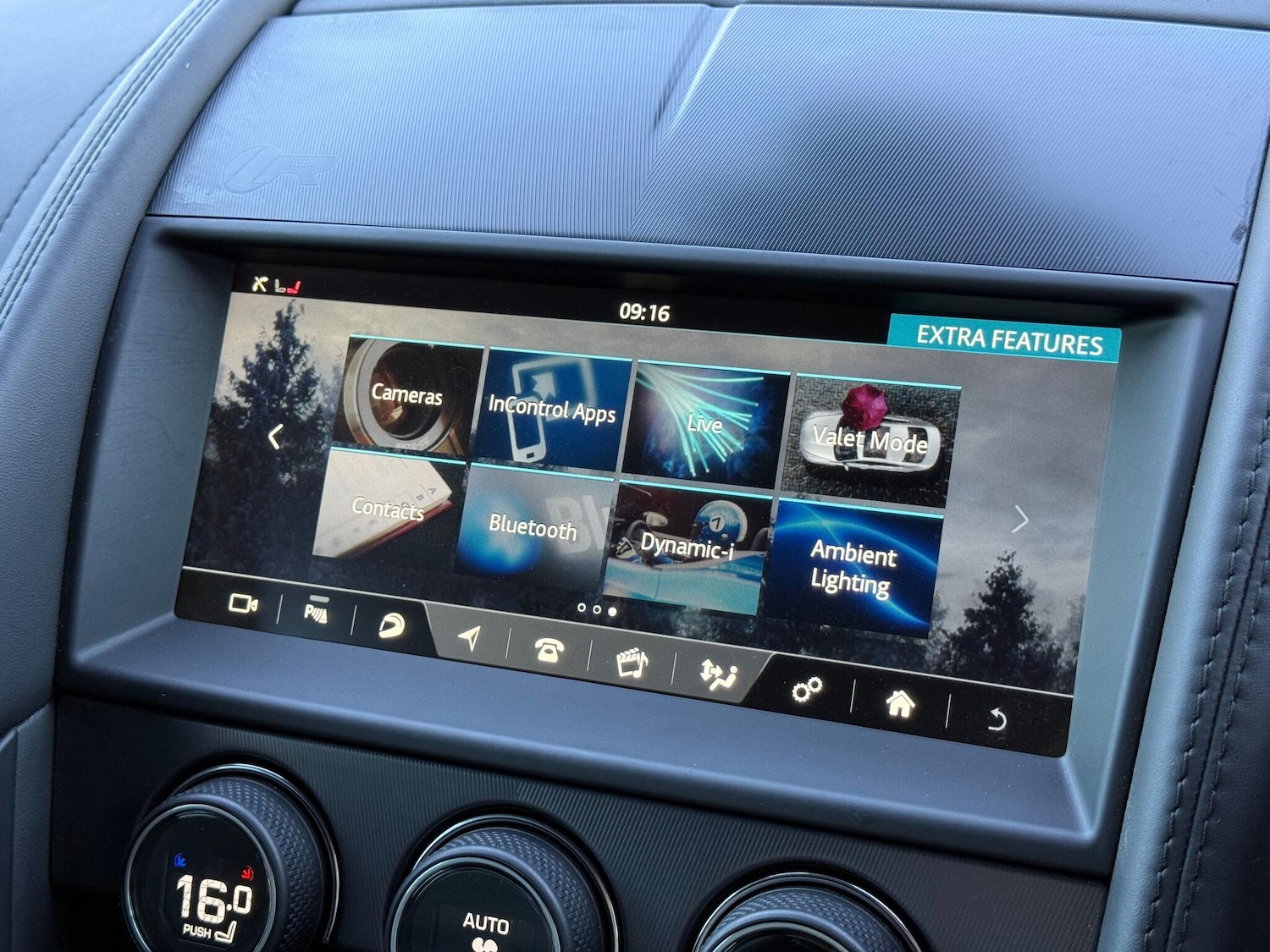 Used Jaguar F-Type 2018 for sale - 76633064: Photo 40