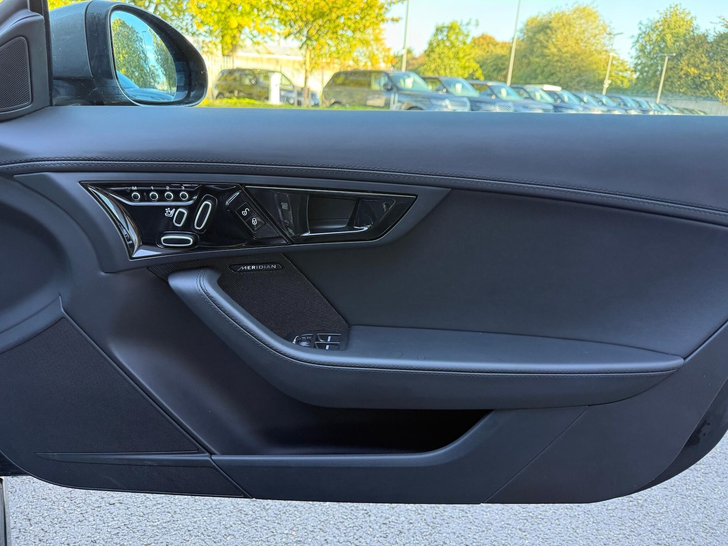 Used Jaguar F-Type 2018 for sale - 76633064: Photo 46