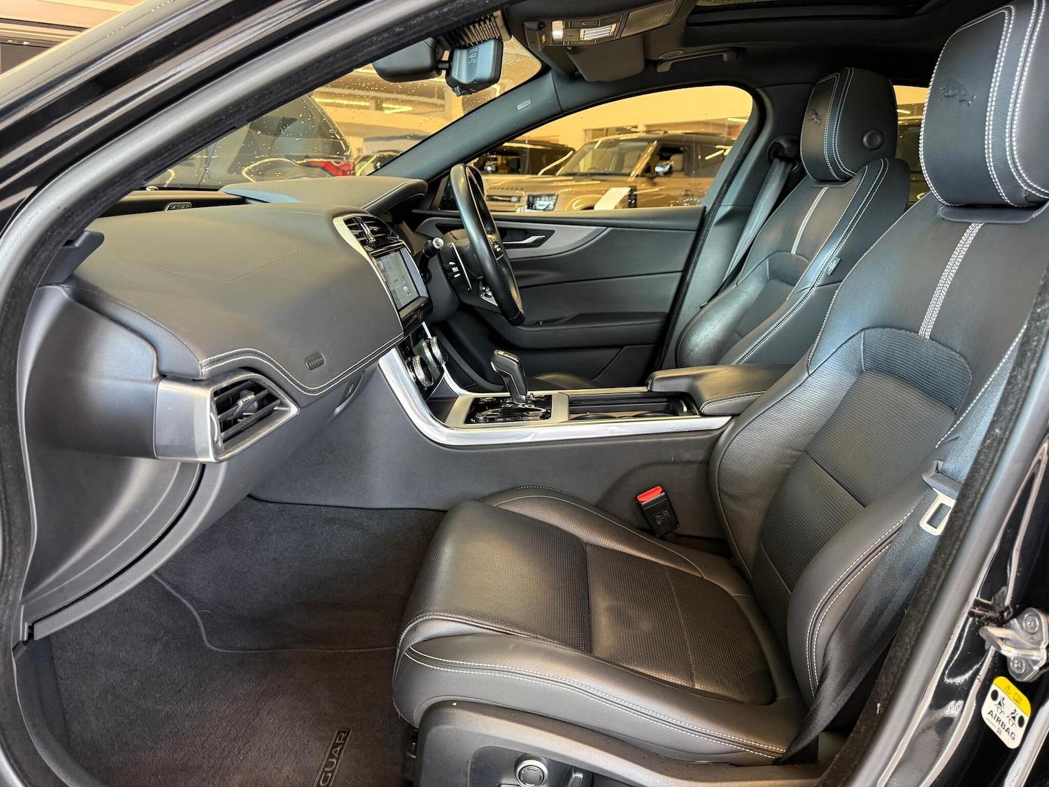 Used Jaguar XE for sale - 77305098: Photo 10