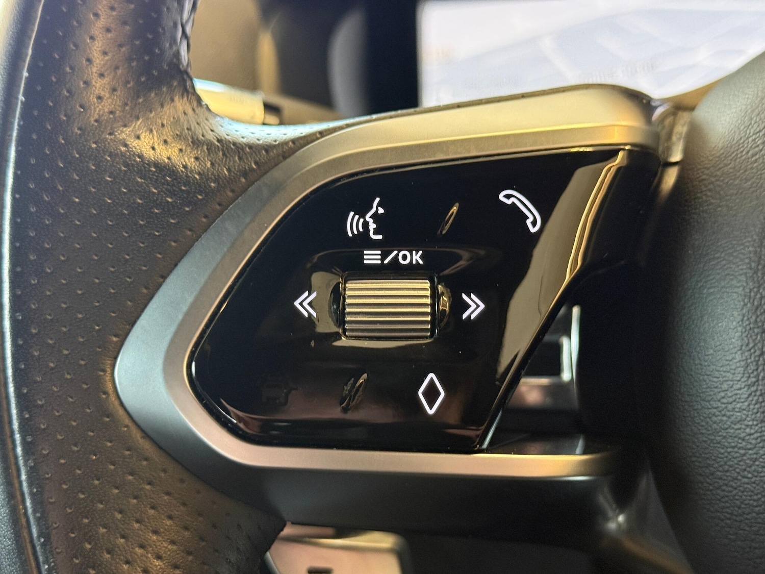 Used Jaguar XE for sale - 77305098: Photo 24