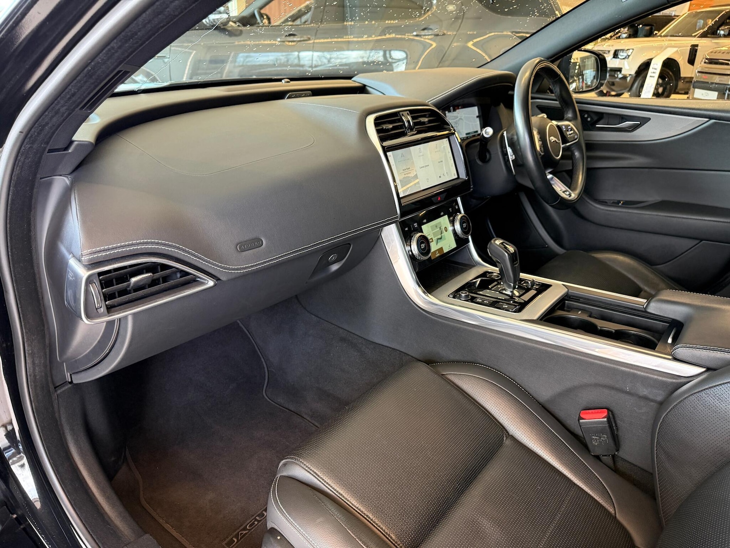 Used Jaguar XE for sale - 77305098: Photo 47