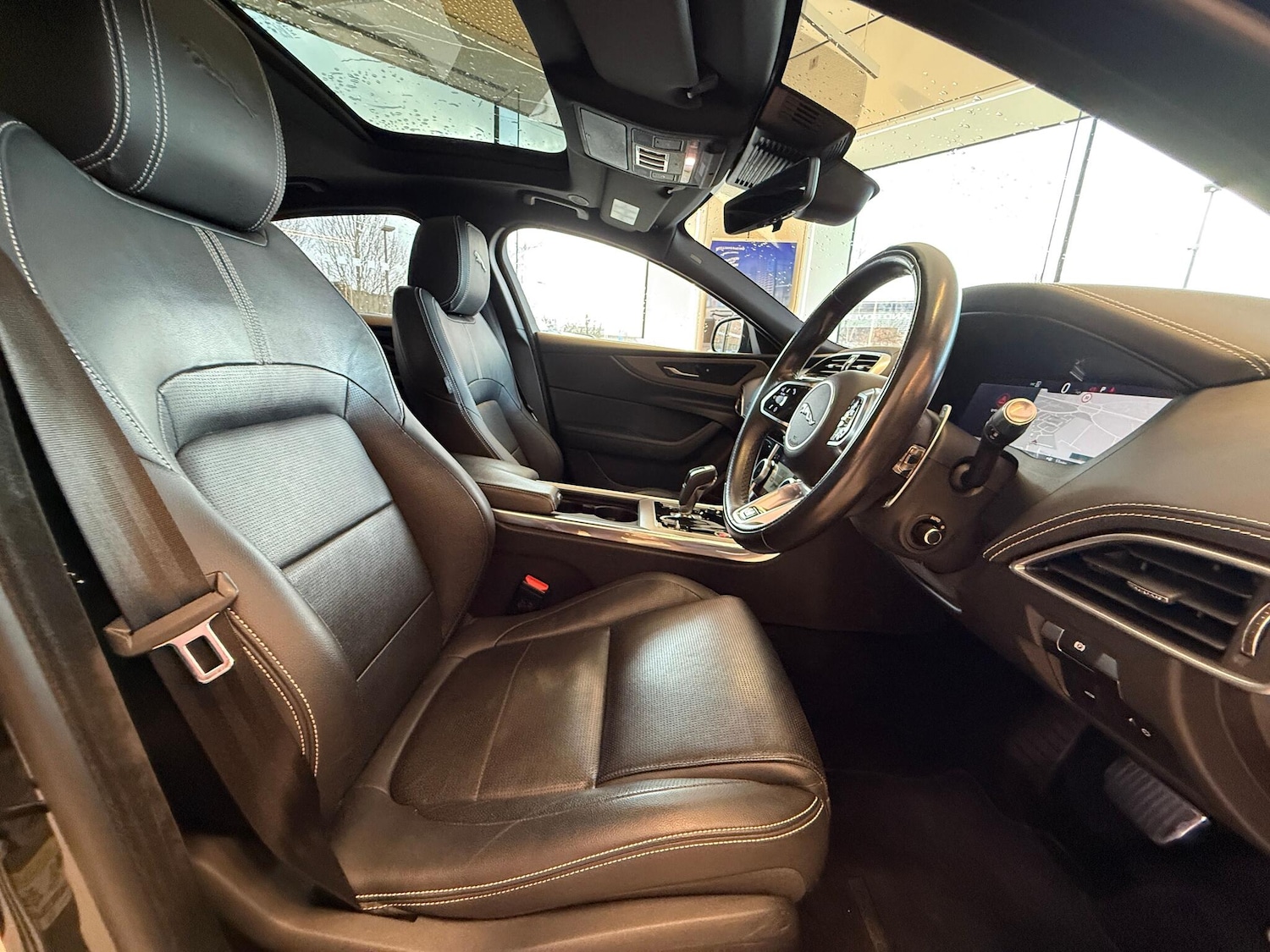 Used Jaguar XE for sale - 77305098: Photo 9