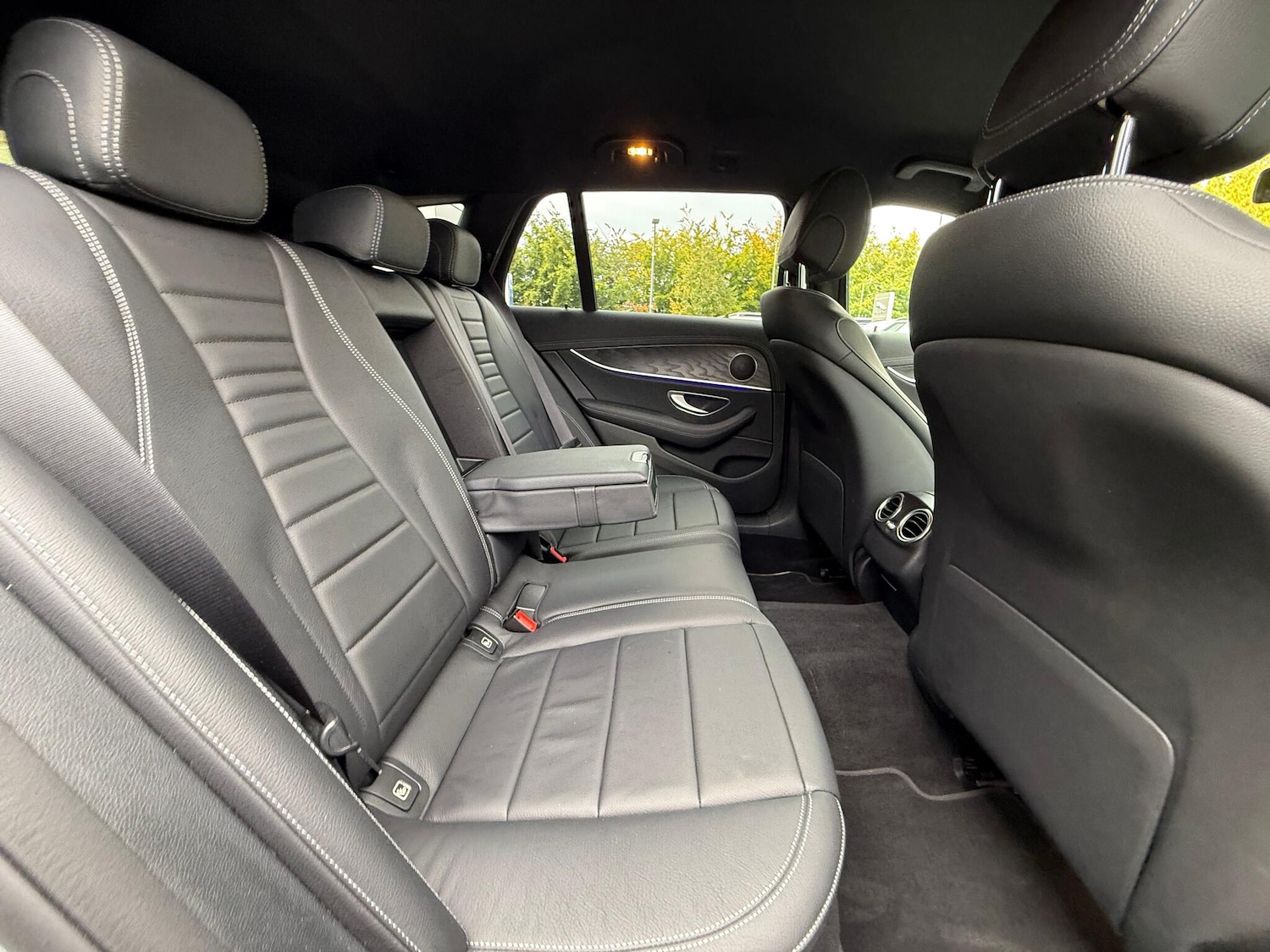 Used Mercedes-Benz E-Class 2020 for sale - 76152505: Photo 35