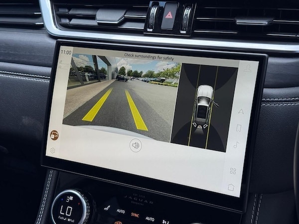Used Jaguar F-Pace 2022 for sale - 75578366: Photo 4