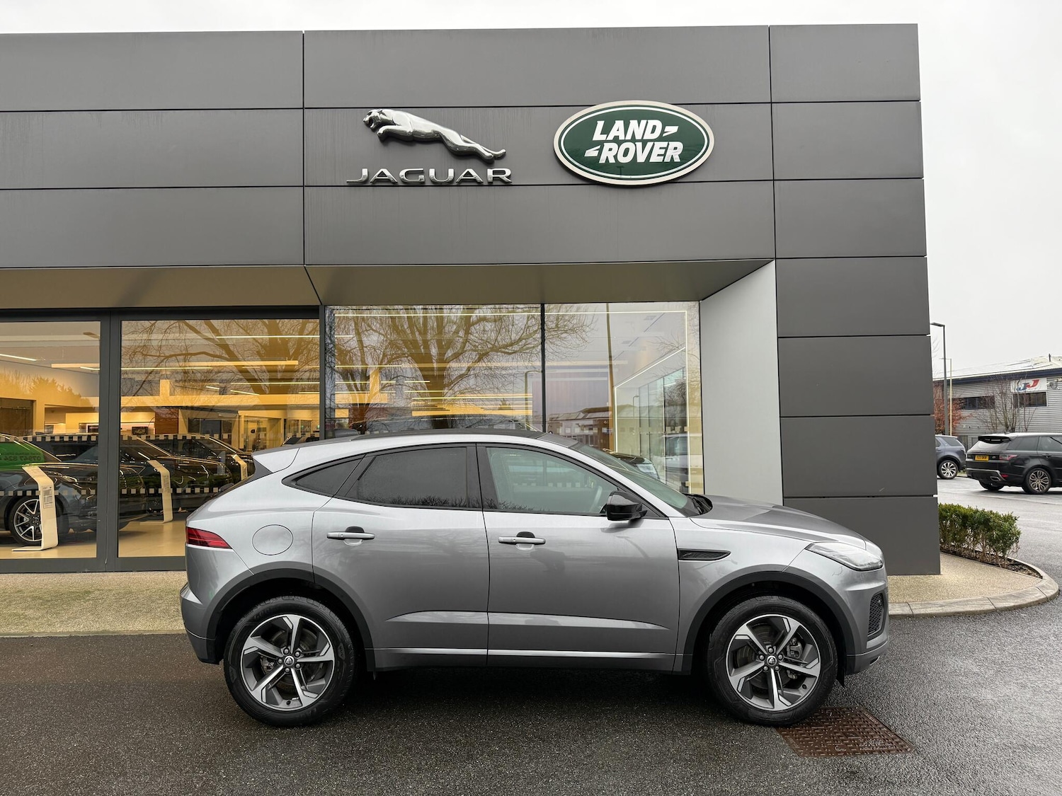 Used Jaguar E-Pace 2024 for sale - 76994619: Photo 2