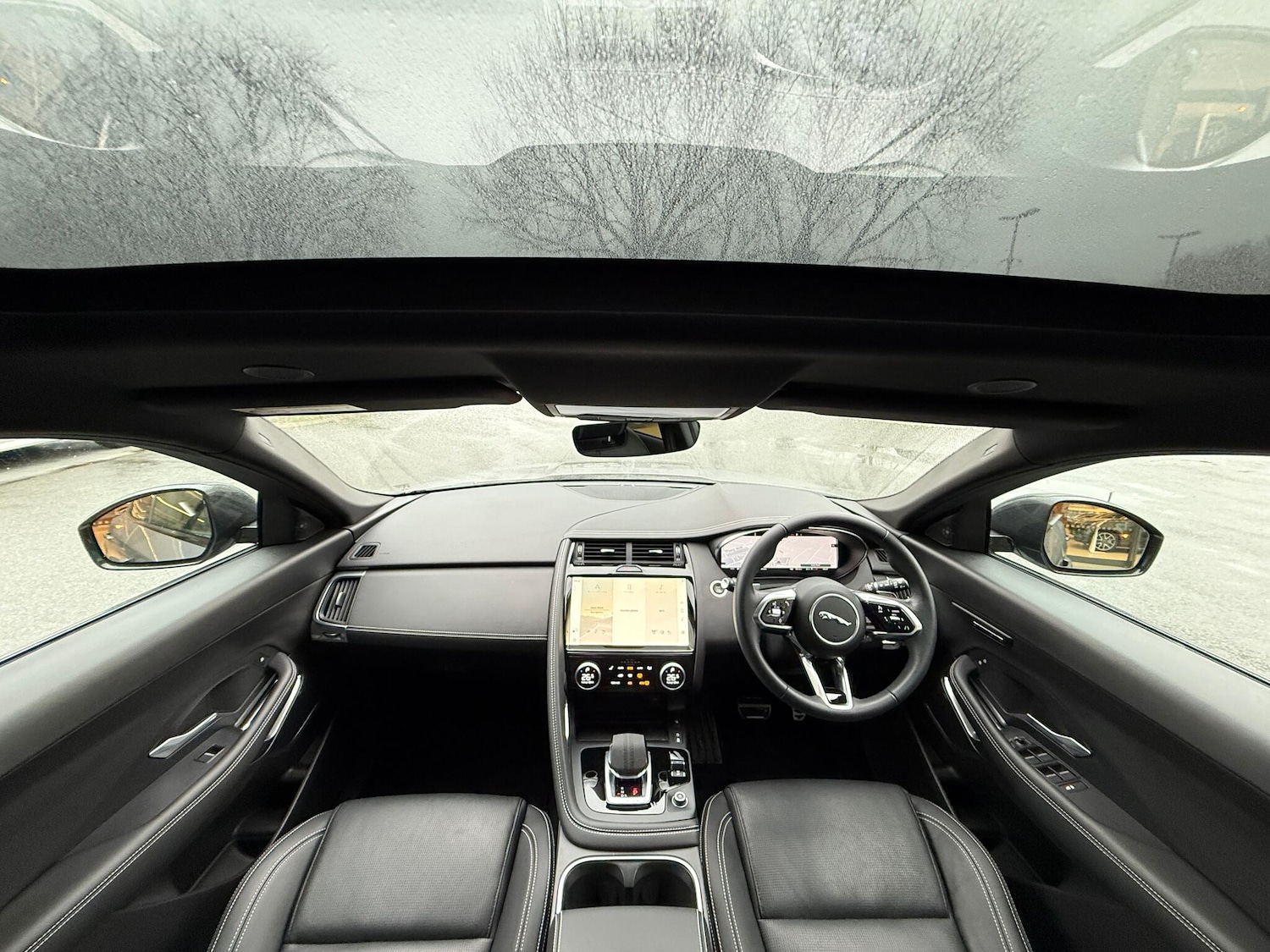 Used Jaguar E-Pace 2024 for sale - 76994619: Photo 3