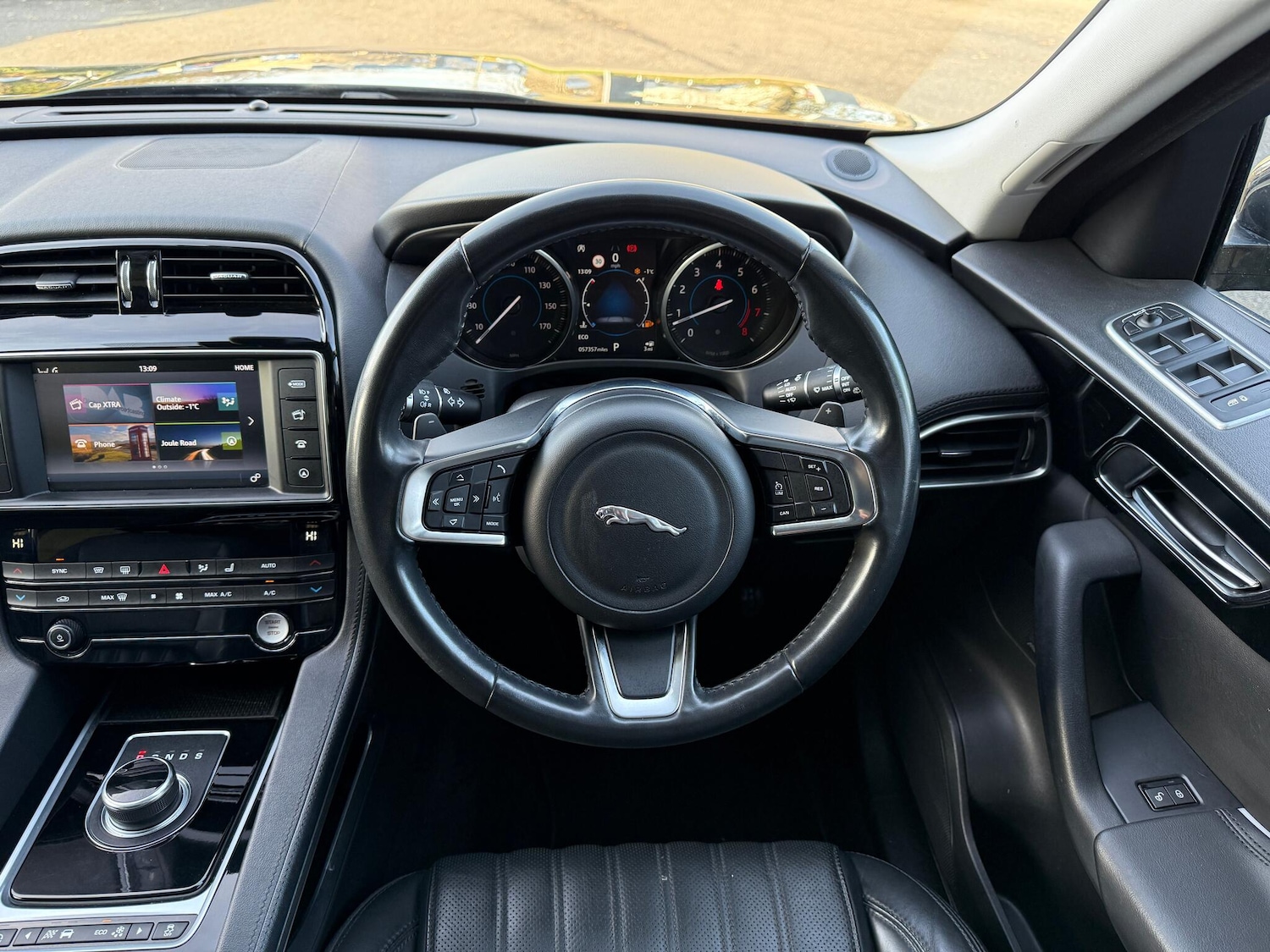 Used Jaguar F-Pace 2017 for sale - 76715060: Photo 14