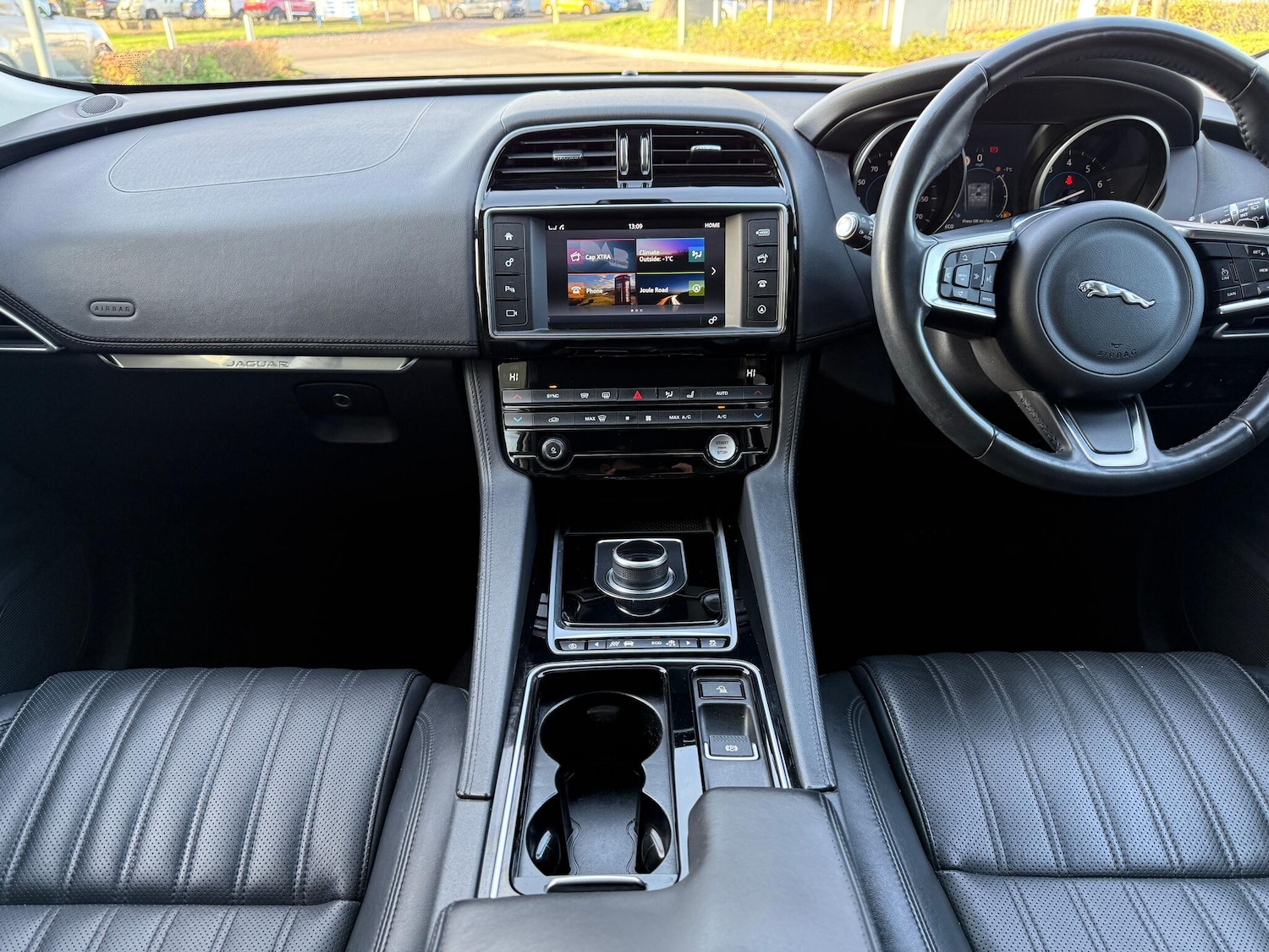 Used Jaguar F-Pace 2017 for sale - 76715060: Photo 15