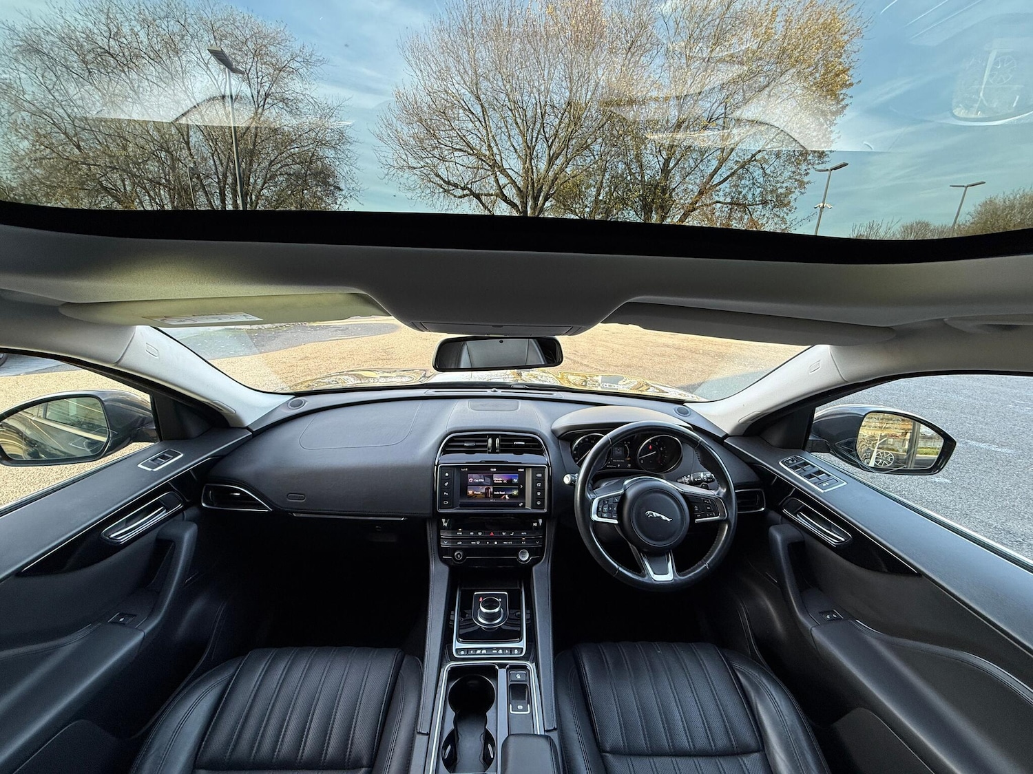 Used Jaguar F-Pace 2017 for sale - 76715060: Photo 3