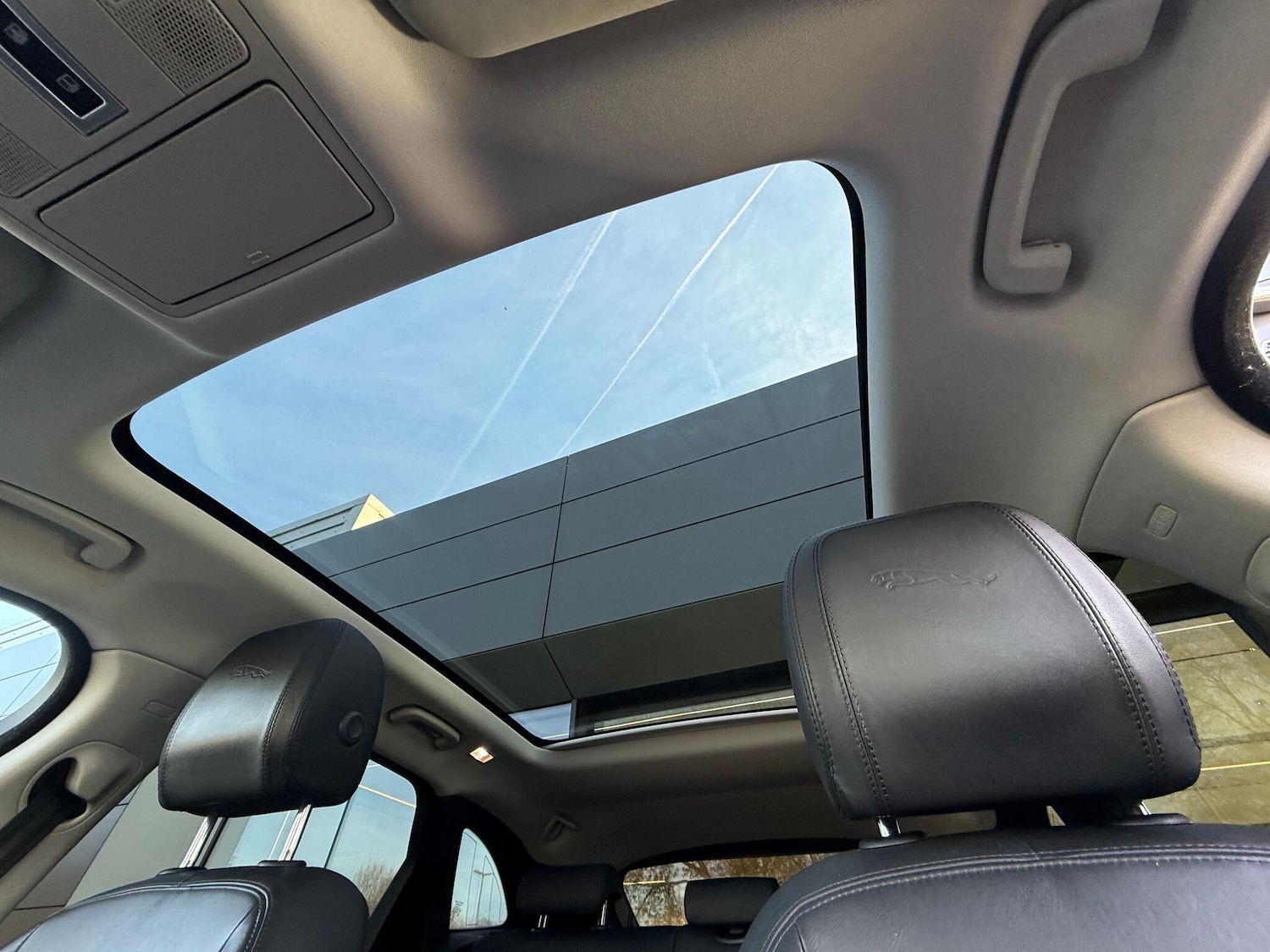 Used Jaguar F-Pace 2017 for sale - 76715060: Photo 5