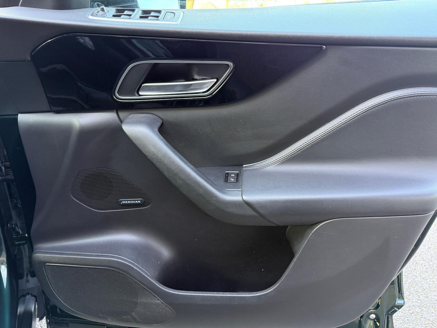 Used Jaguar F-Pace 2017 for sale - 76715060: Photo 50