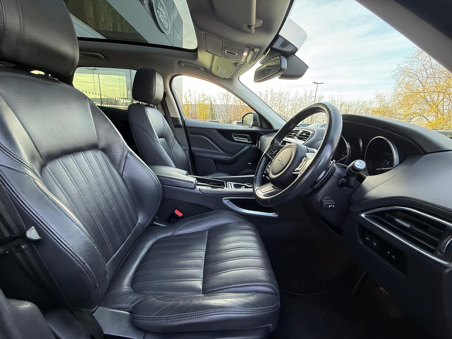 Used Jaguar F-Pace 2017 for sale - 76715060: Photo 9