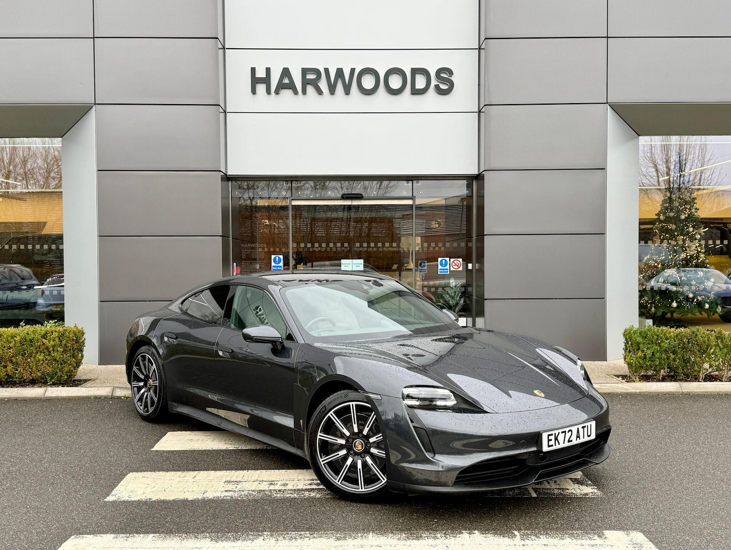 Used Porsche Taycan 2022 for sale - 76839286: Photo 1