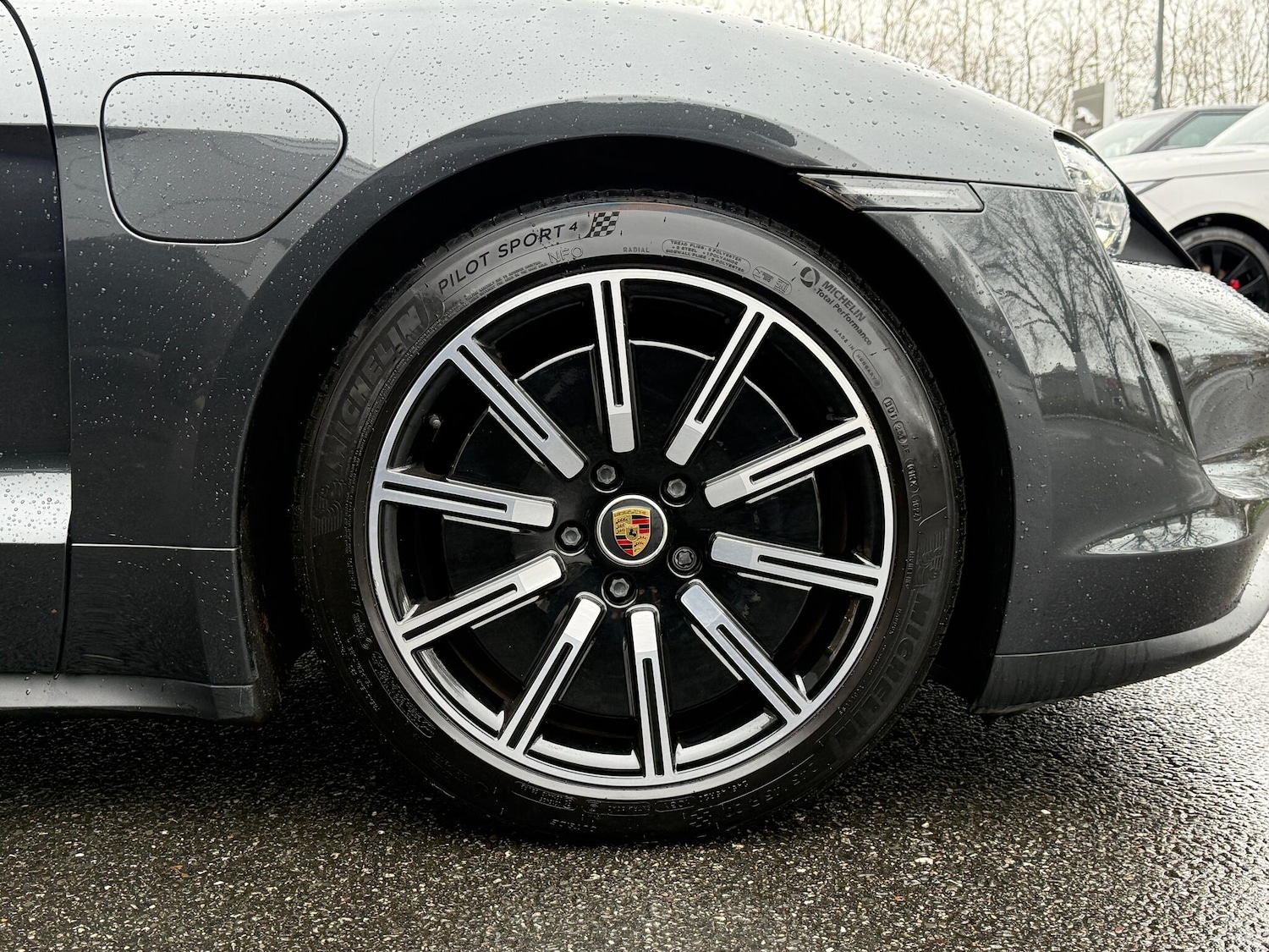 Used Porsche Taycan 2022 for sale - 76839286: Photo 22