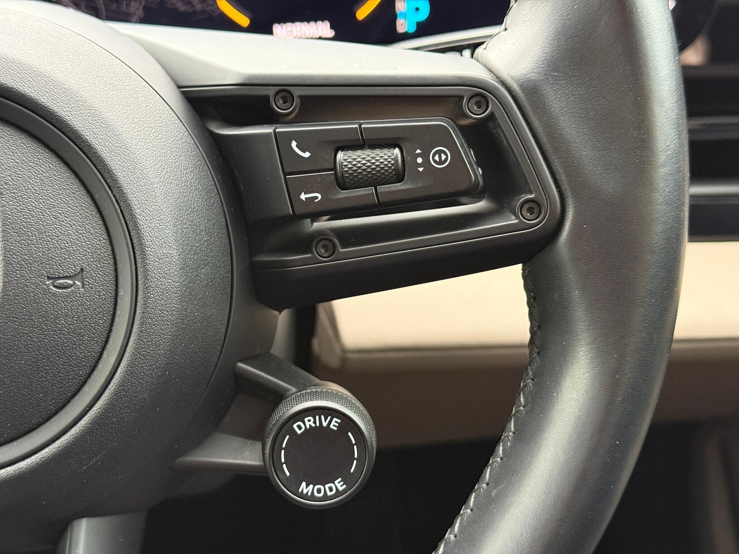 Used Porsche Taycan 2022 for sale - 76839286: Photo 27