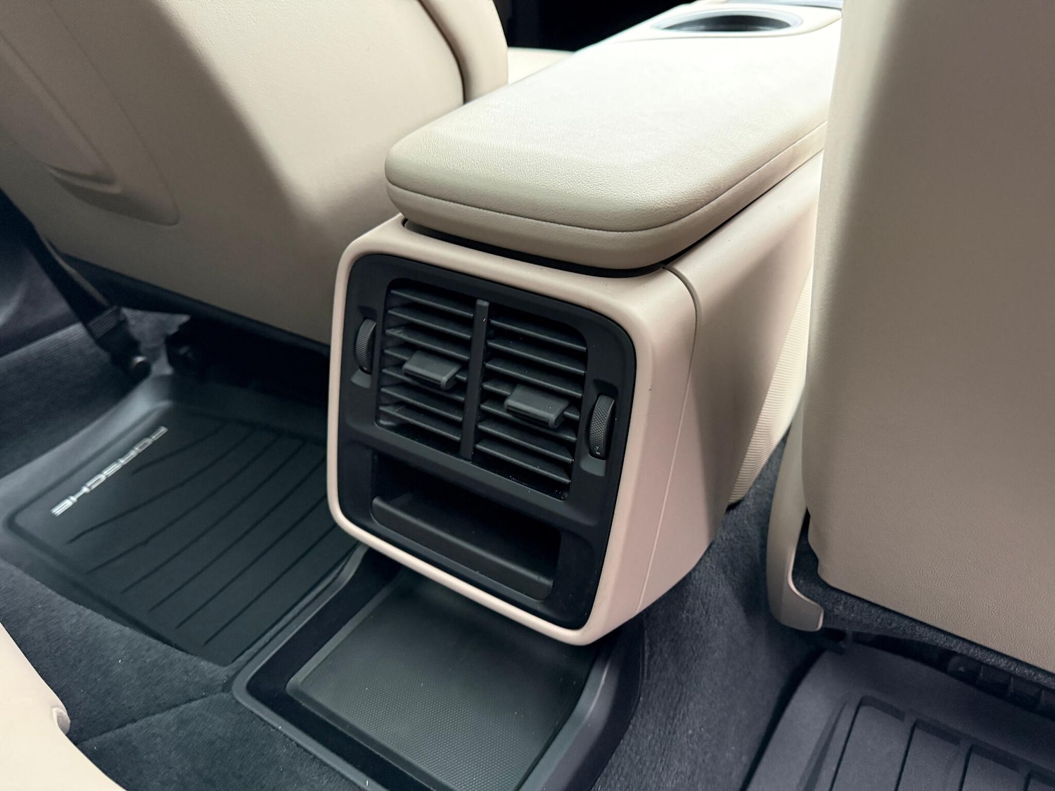 Used Porsche Taycan 2022 for sale - 76839286: Photo 33