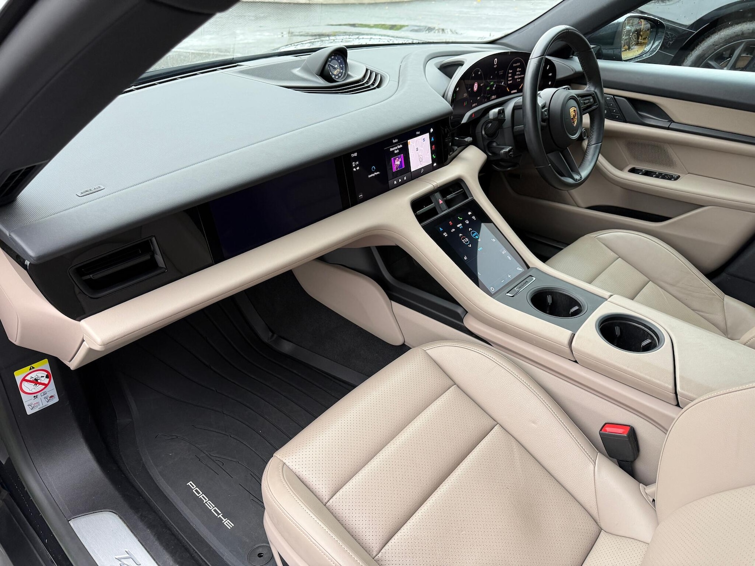 Used Porsche Taycan 2022 for sale - 76839286: Photo 46