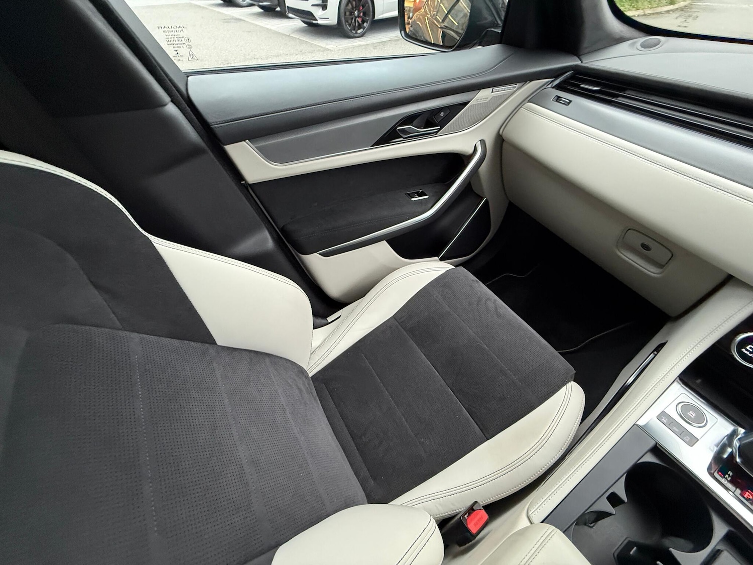 Used Jaguar F-Pace 2022 for sale - 77040613: Photo 12