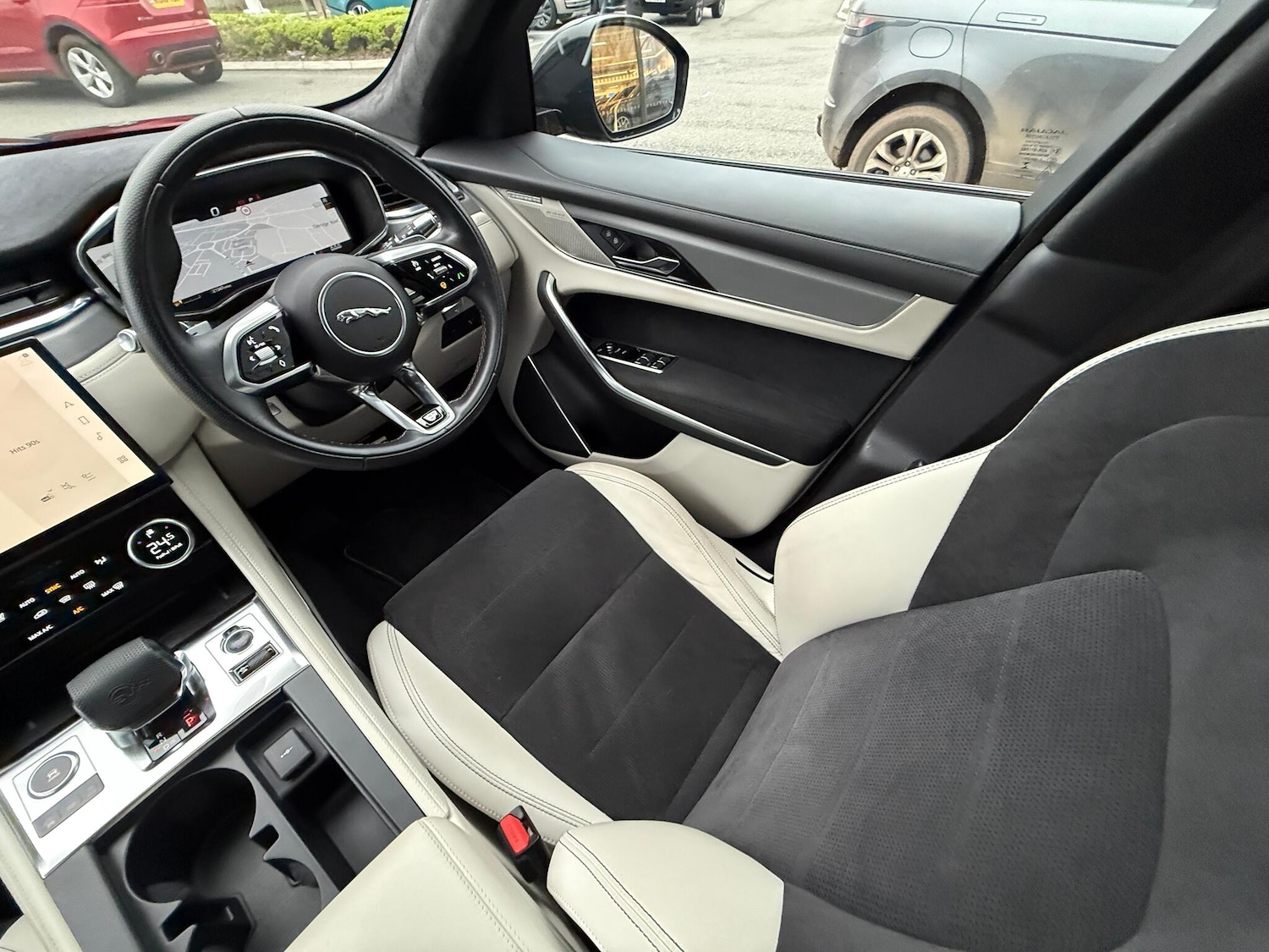 Used Jaguar F-Pace 2022 for sale - 77040613: Photo 13