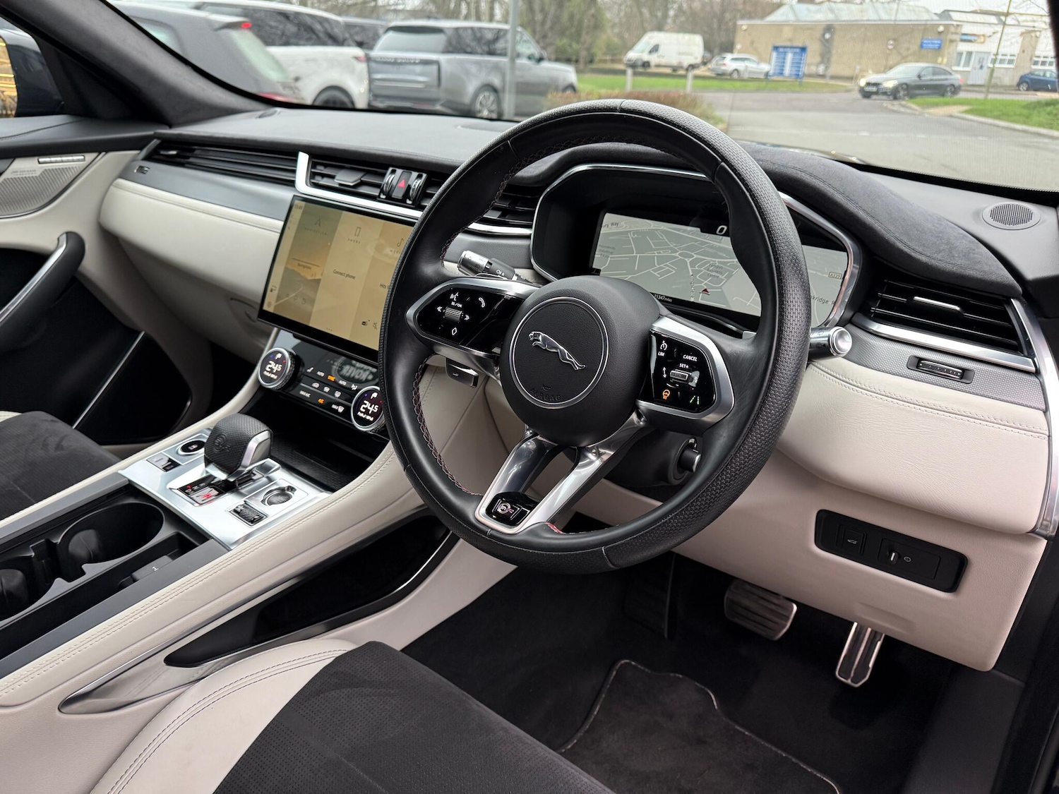 Used Jaguar F-Pace 2022 for sale - 77040613: Photo 32