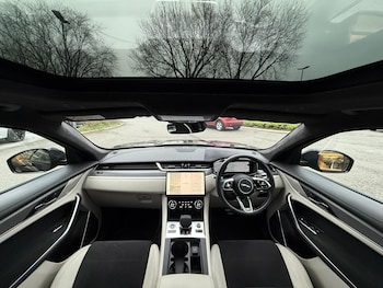 Used Jaguar F-Pace 2022 for sale - 77040613: Photo