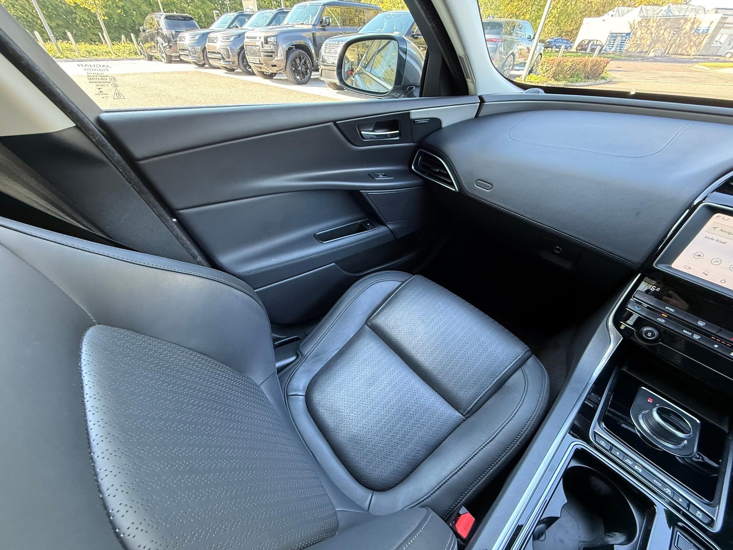 Used Jaguar XE 2018 for sale - 76122268: Photo 12