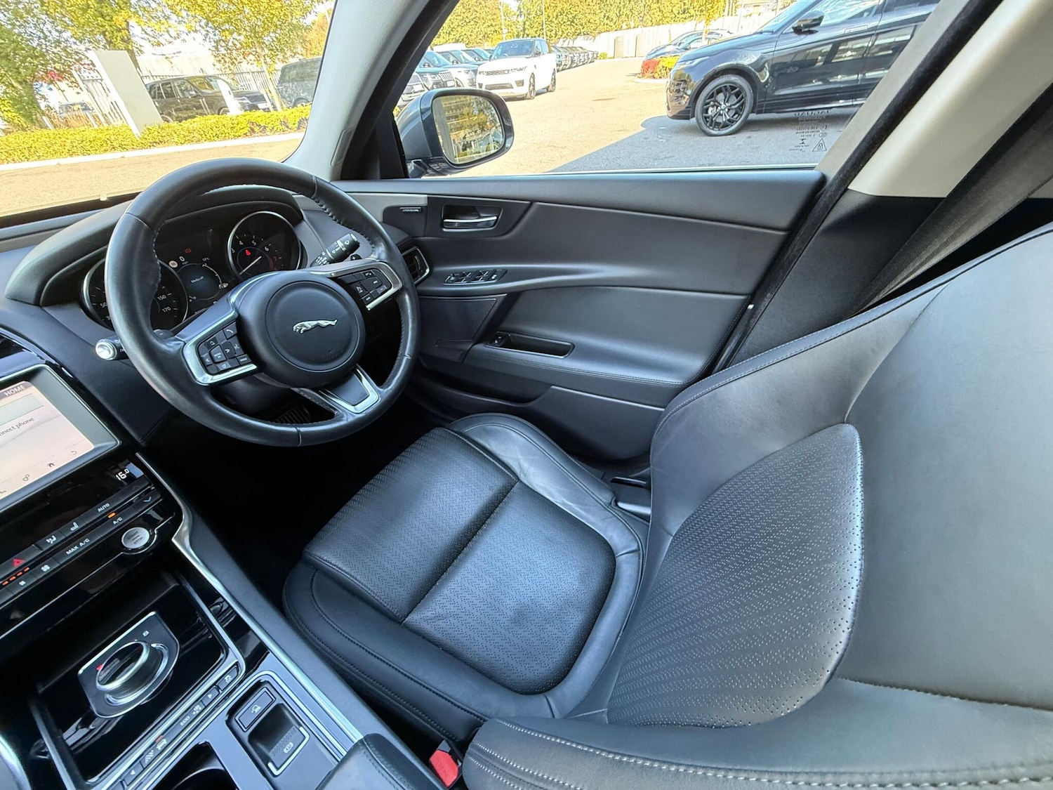 Used Jaguar XE 2018 for sale - 76122268: Photo 13