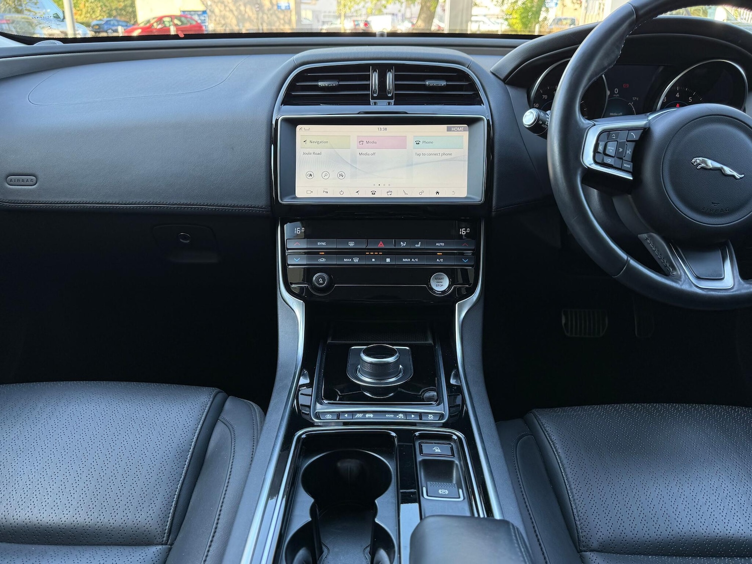 Used Jaguar XE 2018 for sale - 76122268: Photo 15