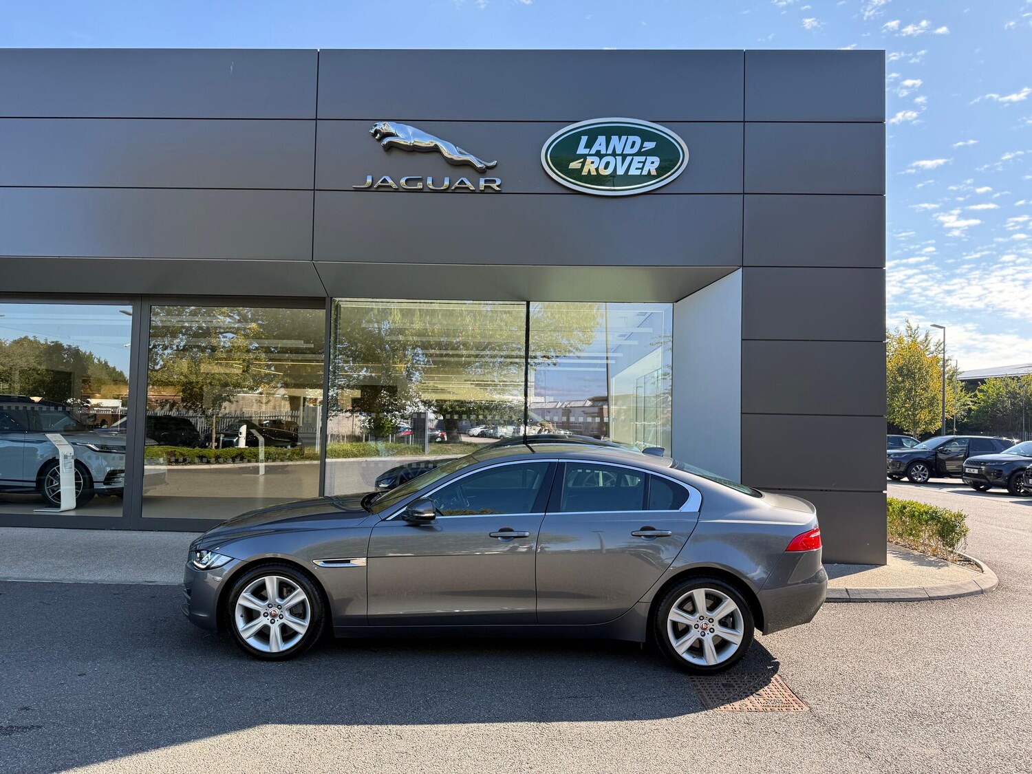 Used Jaguar XE 2018 for sale - 76122268: Photo 26