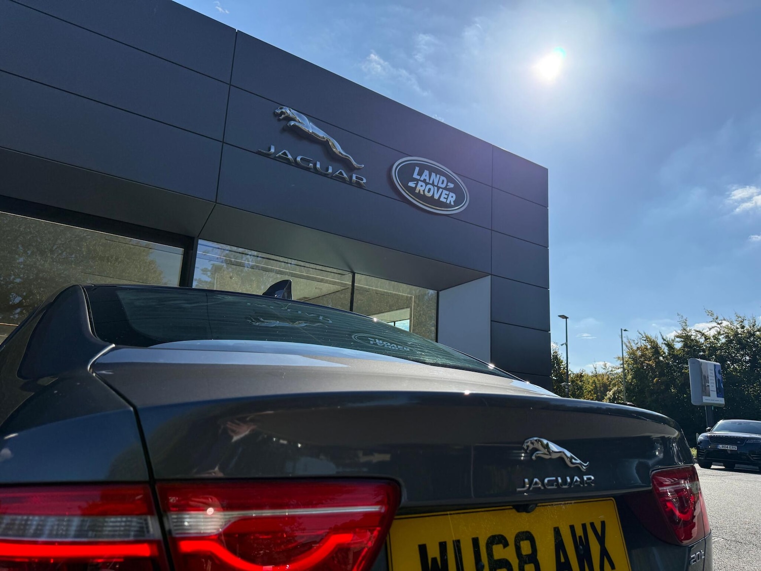 Used Jaguar XE 2018 for sale - 76122268: Photo 32