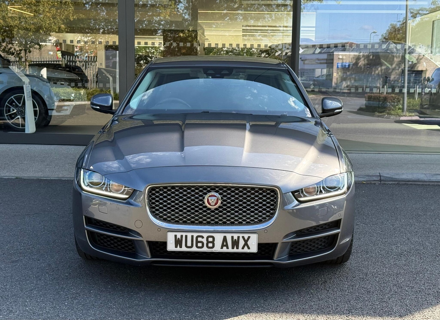 Used Jaguar XE 2018 for sale - 76122268: Photo 6