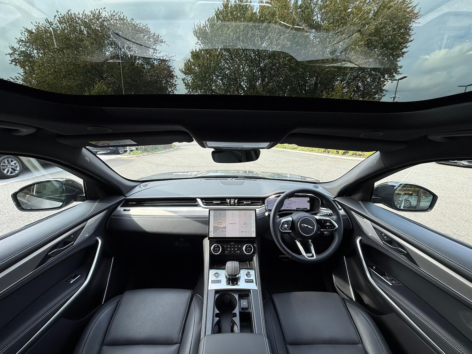 Used Jaguar F-Pace 2024 for sale - 76137685: Photo 3