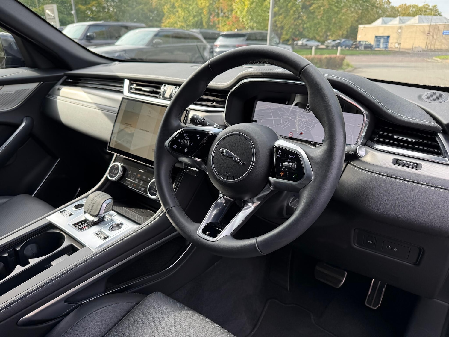 Used Jaguar F-Pace 2024 for sale - 76137685: Photo 31