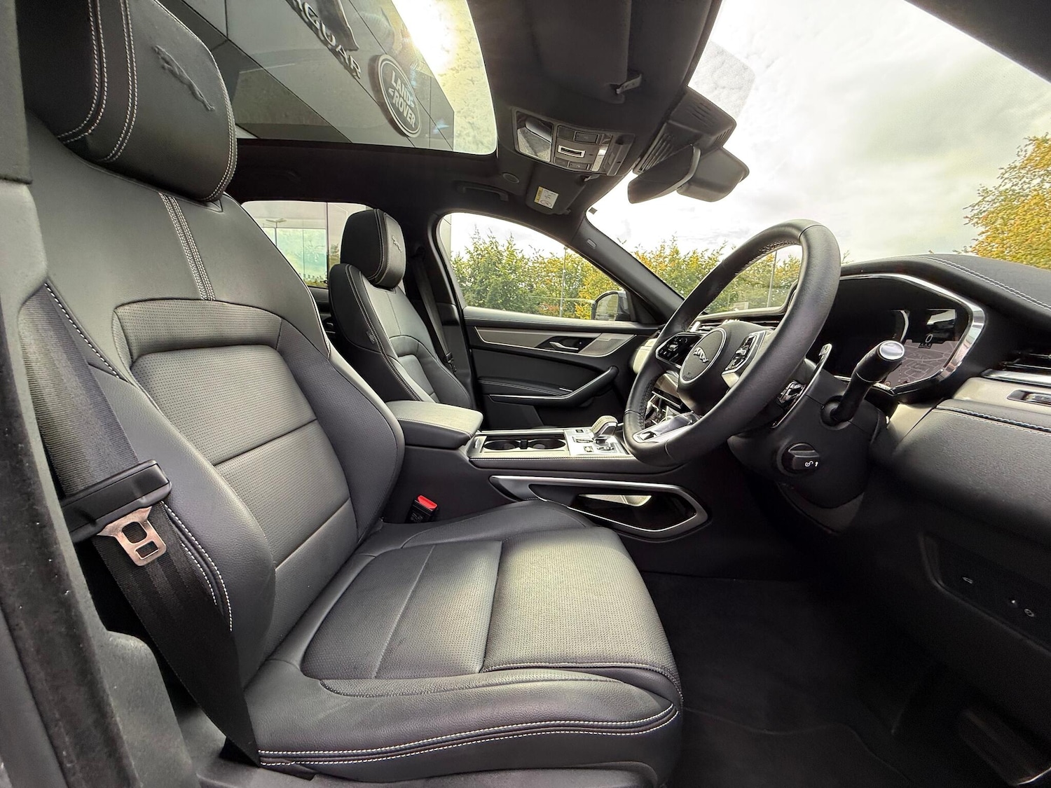 Used Jaguar F-Pace 2024 for sale - 76137685: Photo 9
