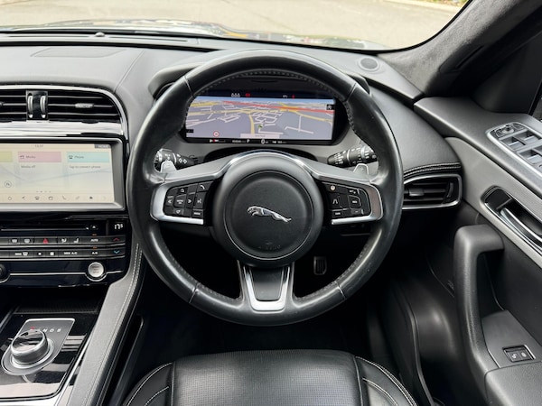 Used Jaguar F-Pace 2020 for sale - 76214149: Photo 14