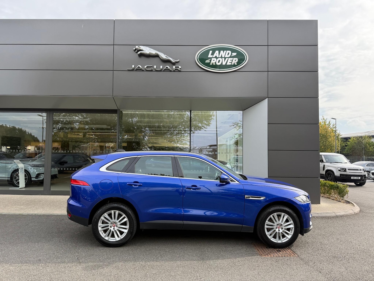 Used Jaguar F-Pace 2020 for sale - 76159130: Photo 2