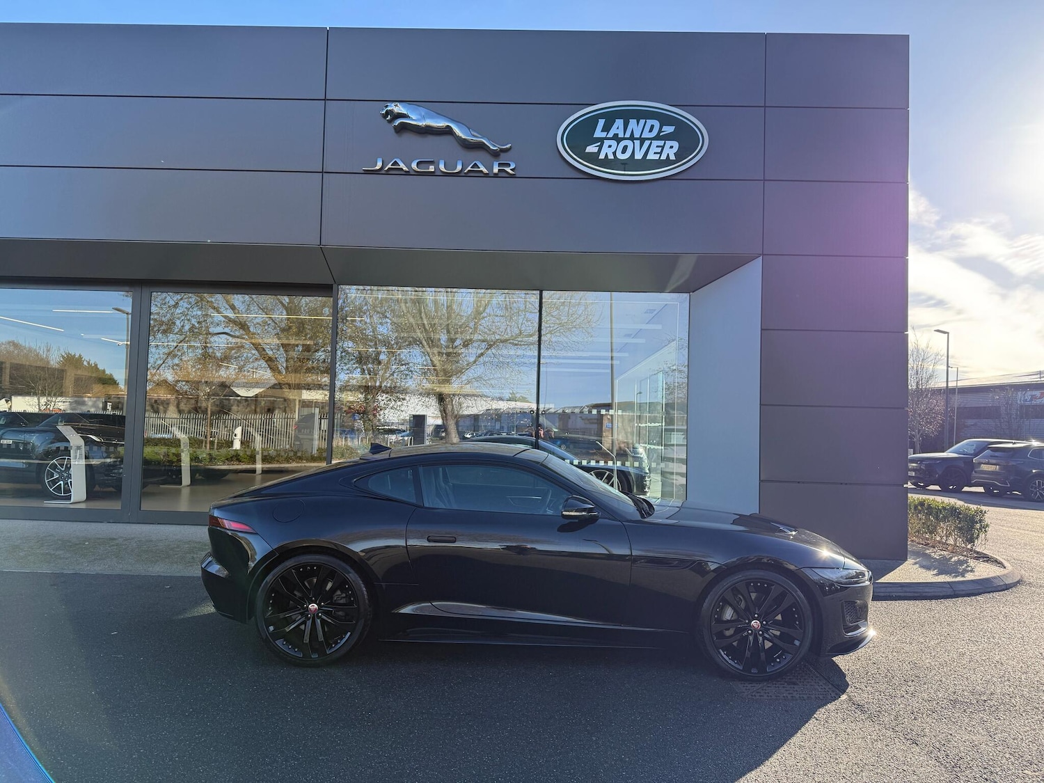 Used Jaguar F-Type 2022 for sale - 76715261: Photo 2