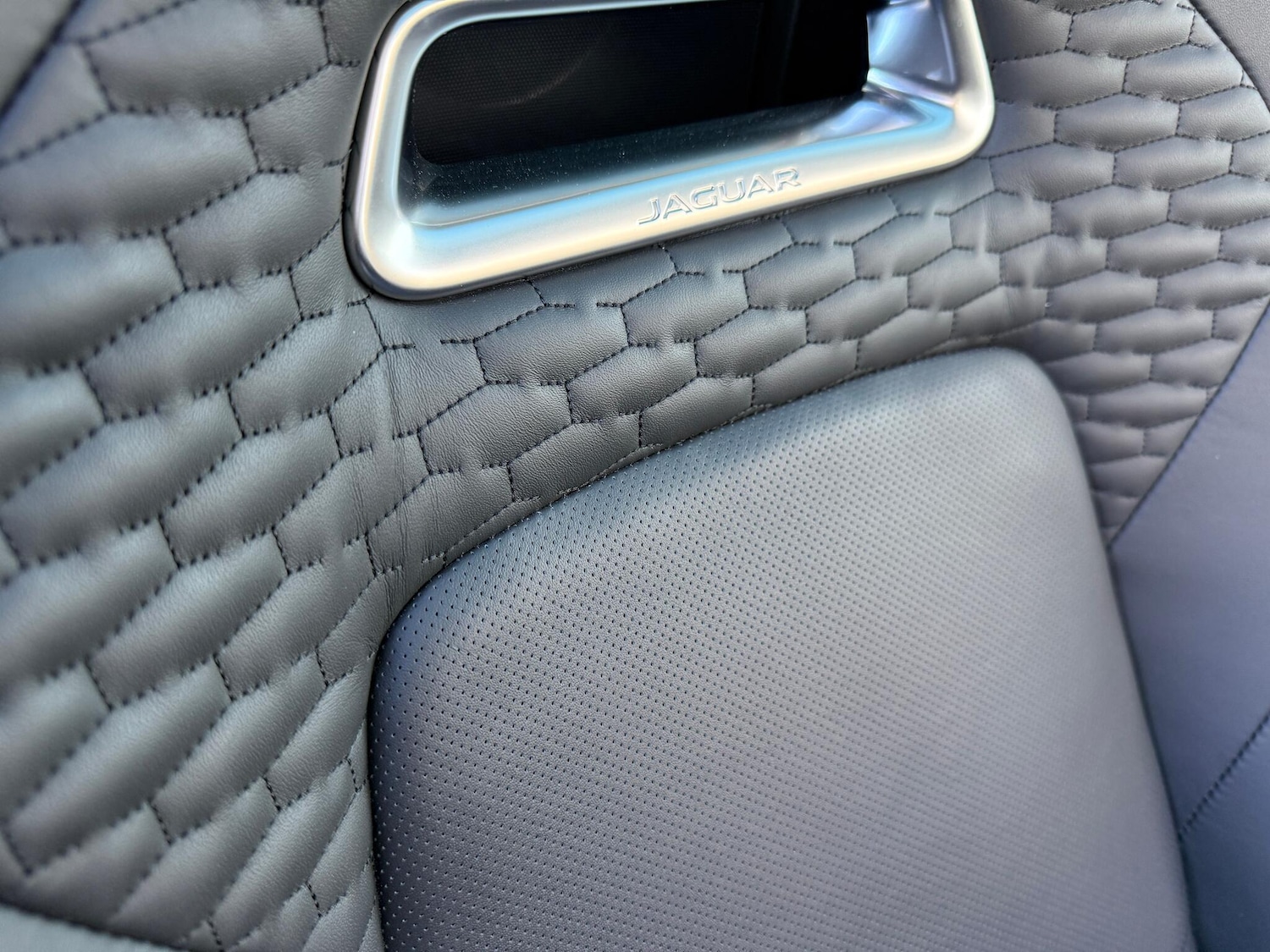 Used Jaguar F-Type 2022 for sale - 76715261: Photo 32