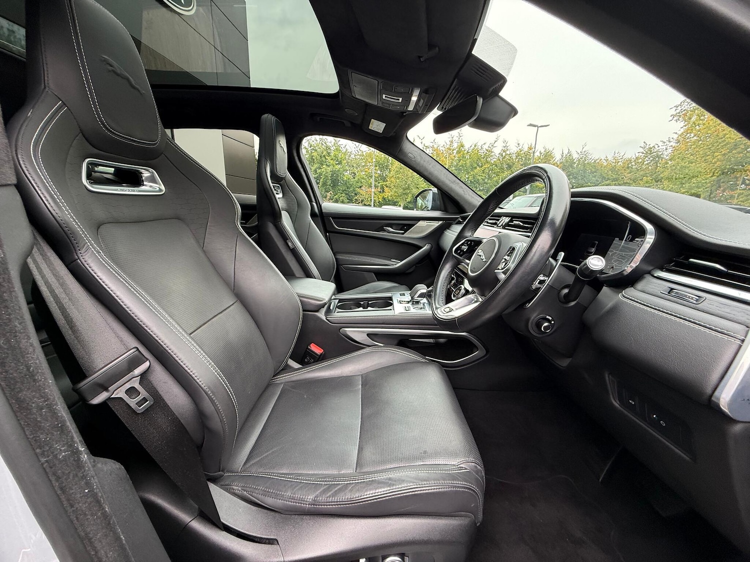 Used Jaguar F-Pace 2021 for sale - 76137373: Photo 9