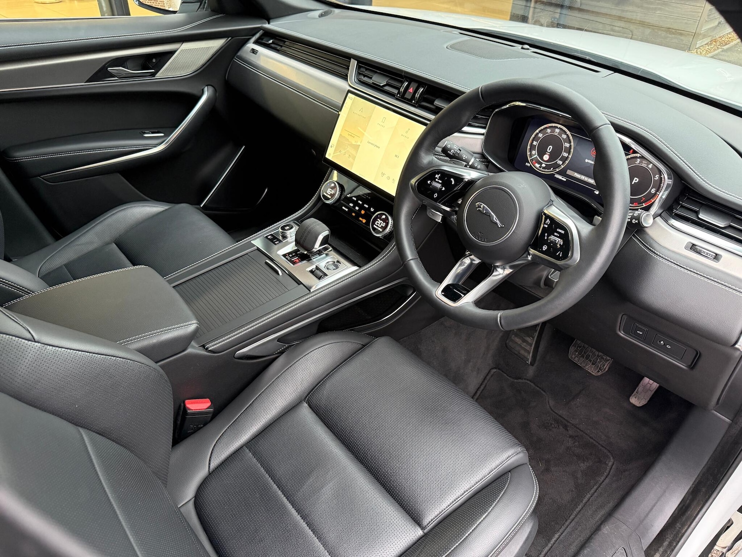 Used Jaguar F-Pace 2023 for sale - 76975738: Photo 15