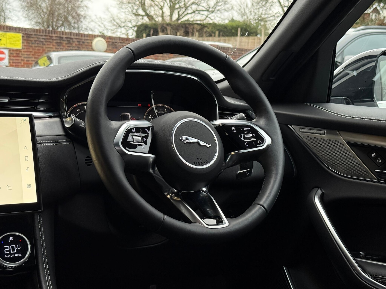 Used Jaguar F-Pace 2023 for sale - 76975738: Photo 22