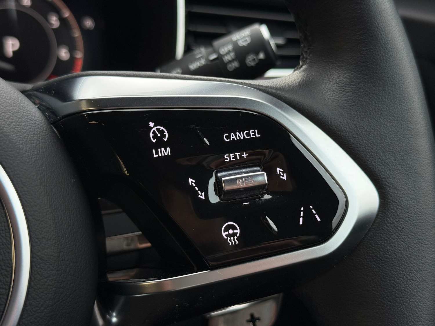 Used Jaguar F-Pace 2023 for sale - 76975738: Photo 34