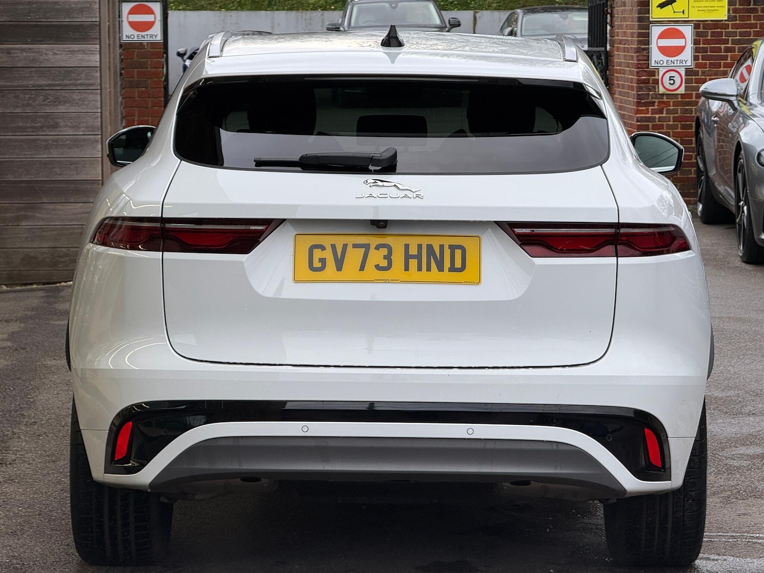 Used Jaguar F-Pace 2023 for sale - 76975738: Photo 7